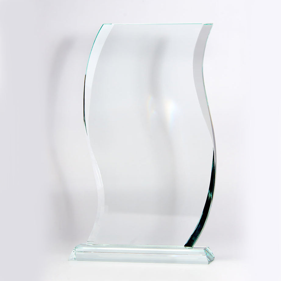 Trophée en verre TV309 ondulé 25 cm avec gravure personnalisée et boîte cadeau noire