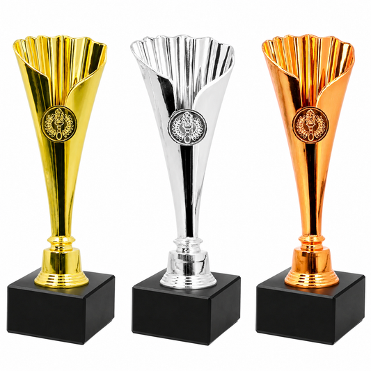 cp 23
Disponible en 1 taille :

Taille unique : 21.5 cm
Couleurs disponibles : Or, Argent, Bronze
PVC et marbre noir
Coupe Ski
Coupe enfant
Coupe sportive
TopTrophy - Suisse